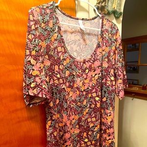 Two (2) Lularoe Perfect T tops